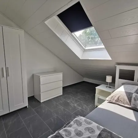 Отель Natura Ferienhauser Am Holter Hammrich 95153